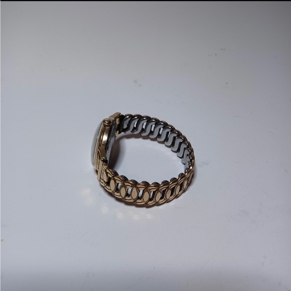 Vintage Bulova Watch - L7, Self-winding Waterproof Anti-Magnetic 10k GF - Picture 9 of 11